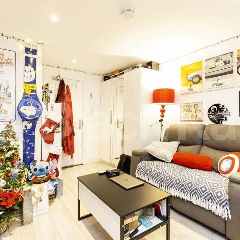 Modern studio set in a beautiful location with outside space inc. Council Tax - Photo 1