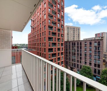 Exceptional three-bedroom apartment with a private balcony and access to Capella's outstanding resident amenities. - Photo 6