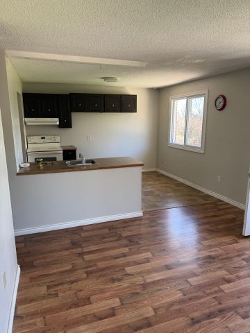 For Lease - 195 Kimmets Side Road Unit# 2, Greater Napanee, Ontario - Photo 3