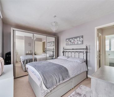 2 bedroom end of terrace house to rent - Photo 5