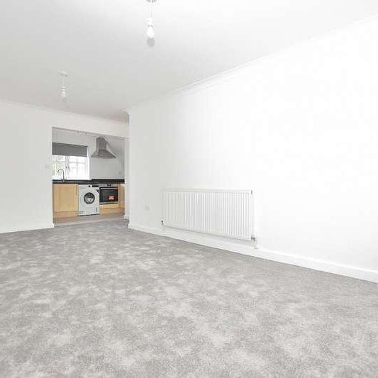 Chequers Lane, Dunmow, CM6 - Photo 1