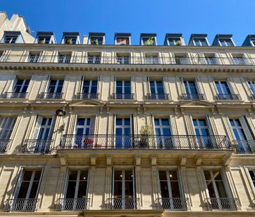 Location Appartement Paris 8 2 Pièces 44.2 m² - Photo 2