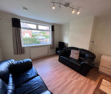 Fourth Avenue, Tang Hall - P1419 - Photo 2