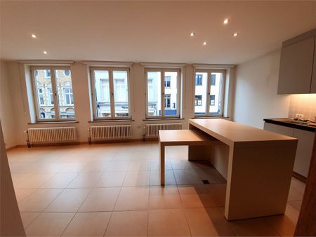 Hartje Brugge Groot lichtrijk modern appartement , alle luxe , 2 slaapkamerss en lift. - Photo 2