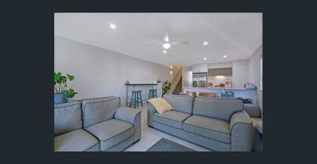 Charming Two-Storey Home in Fitzgibbon - Photo 3