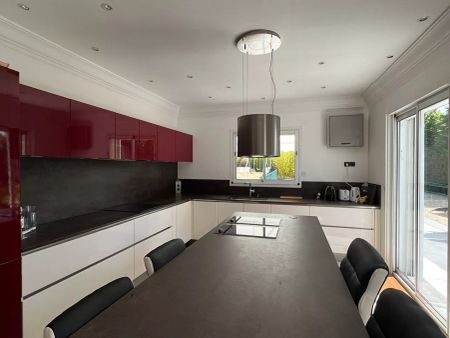 A louer à Marseille 13012 - Maison de grand standing avec jardin, piscine et garage - Photo 4