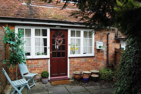 The Broadway, Amersham, Buckinghamshire,HP7 - Photo 5