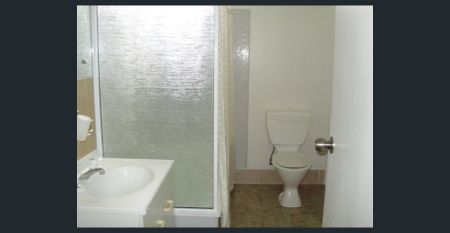 2 BEDROOM UNIT IN CENTRAL LOCATION! - Photo 5