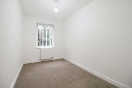 3 bedroom semi-detached house to rent - Photo 2