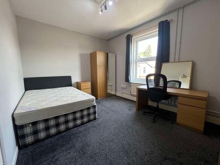 Furzedown Road, SO17 - Photo 3