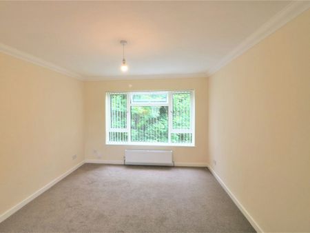 Flat to rent on - Photo 3