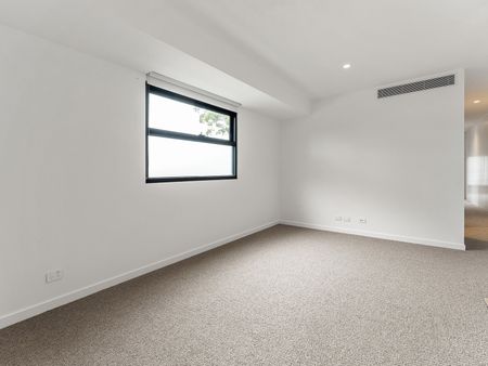 BRAND NEW 4-BEDROOM TOWNHOUSE WITH POOL – PRIME SANDRINGHAM LOCATION - Photo 2