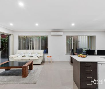 Spacious Family Living in Bellbird Park - Photo 3