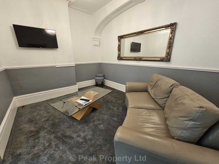 St Vincents Road, Westcliff On Sea - Photo 2