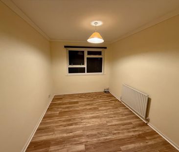 3 bedroom end of terrace house to rent - Photo 5