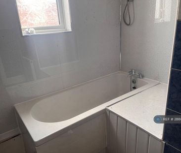 3 bedroom terraced house to rent - Photo 6