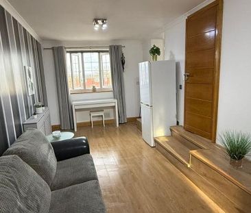 Bedsit, Paddock Road, NW2 - Photo 1