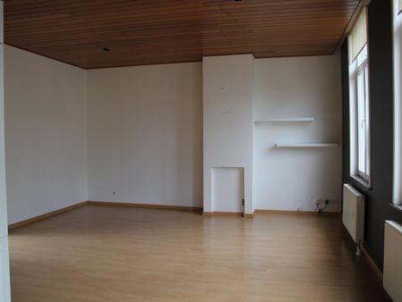Ruim appartement met twee slaapkamers en terras. - Photo 5
