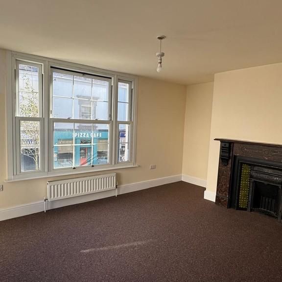 4 bedroom apartment to rent - Photo 1