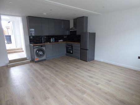 1 bedroom flat to rent - Photo 4