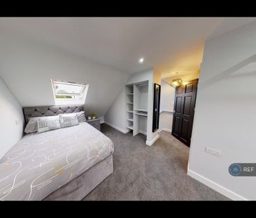 5 bedroom semi-detached house to rent - Photo 4