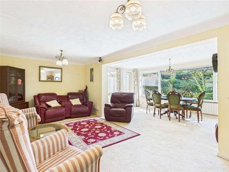 Blackthorn Close, Crawley, West Sussex, RH11 - Photo 5