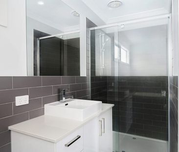 Immaculate family home offering contemporary living - Photo 4