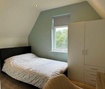 Bedroom With All Ensuites Available For, LN2 - Photo 3