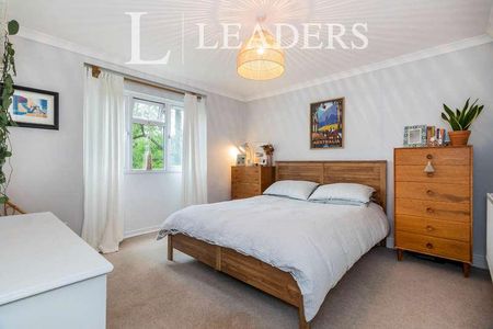 Berkeley Court, Weybridge, KT13 - Photo 5