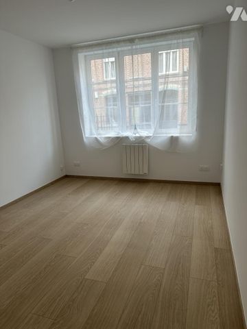 LILLE. A LOUER - T2 40 m² avec cour - Photo 3