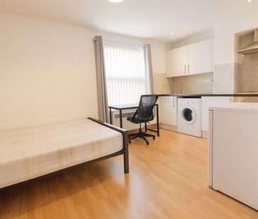 Studio to rent - Photo 5