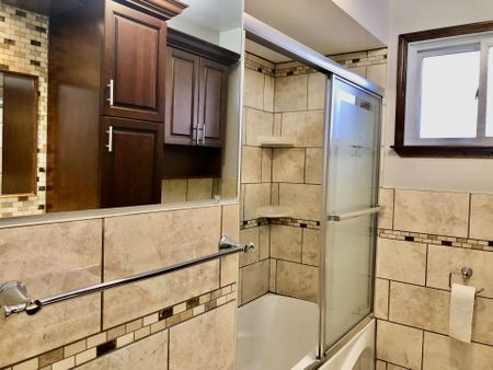 For Lease - 42 Scarboro Crescent, Toronto, Ontario - Photo 5