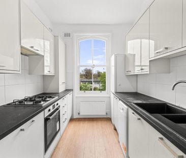 2 bedroom flat to rent - Photo 1