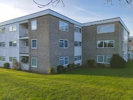 3 bedroom flat to rent - Photo 2