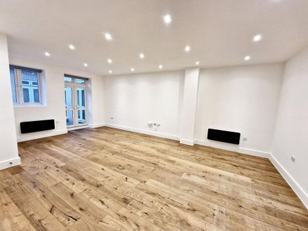 3 bedroom flat to rent - Photo 2