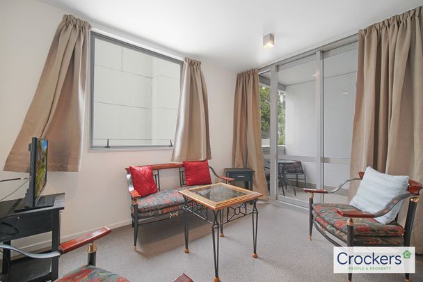 Modern 1-Bedroom Apartment in Auckland CBD. Fully Furnished! - Photo 1