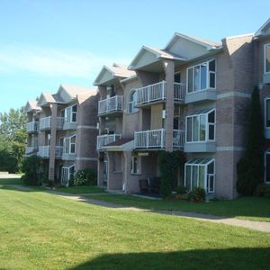 5 1/2 premier étage dans un 6 logements - Photo 2
