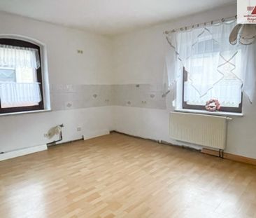 Großzügige 3-Raum-Wohnung im Erdgeschoss - Stellplatz - in Gornsdorf! - Photo 1