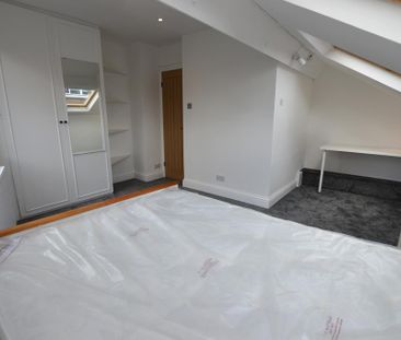 4 bedroom end of terrace house to rent - Photo 4