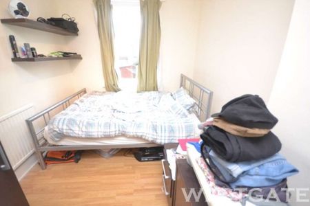 4 Bed - Hagley Road, Reading - Photo 2