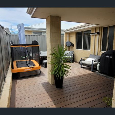 Modern Family Home in Peaceful Eglinton Area - Photo 4