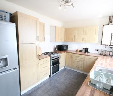 3 bedroom semi-detached house to rent - Photo 6