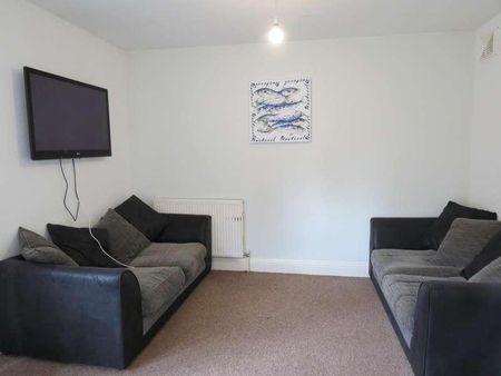 Bedroom Detached House In Winton, BH9 - Photo 5