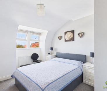 2 bedroom penthouse to rent - Photo 2