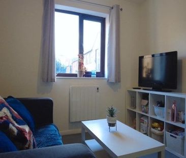 Student En-Suite Room - Available Now - Photo 2