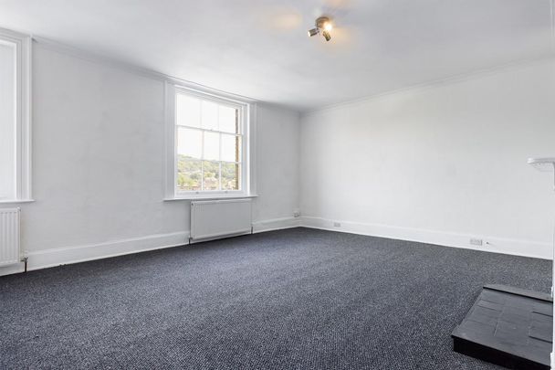 2 bedroom maisonette to rent - Photo 1