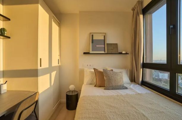 Calle Obolo, Madrid, Community of Madrid 28054 - Photo 1