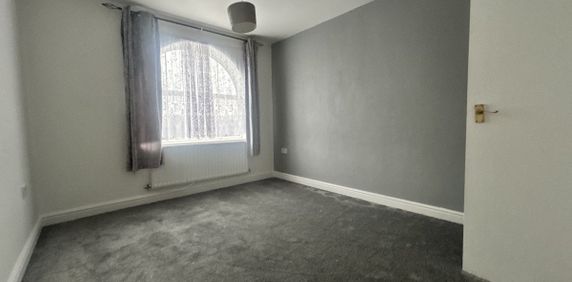 Victoria Road East - Photo 2