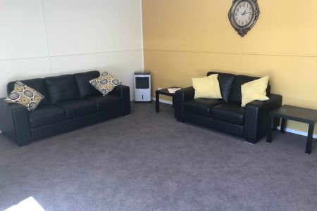 Stylish Family Home in Prime Rostrevor - Photo 4