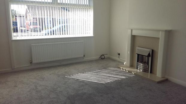 2 bedroom semi-detached bungalow to rent - Photo 1